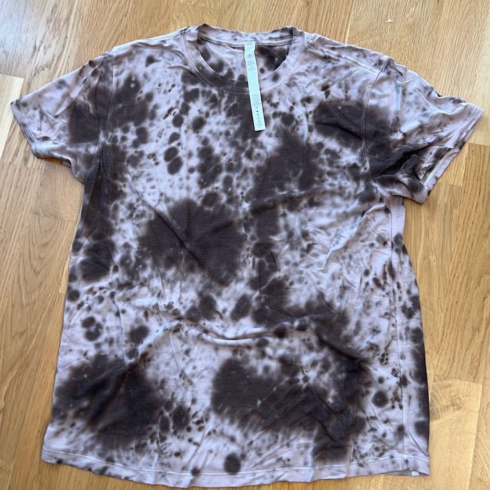 lululemon athletica Short Sleeve Tie-Dye Tee in Brown and Cream